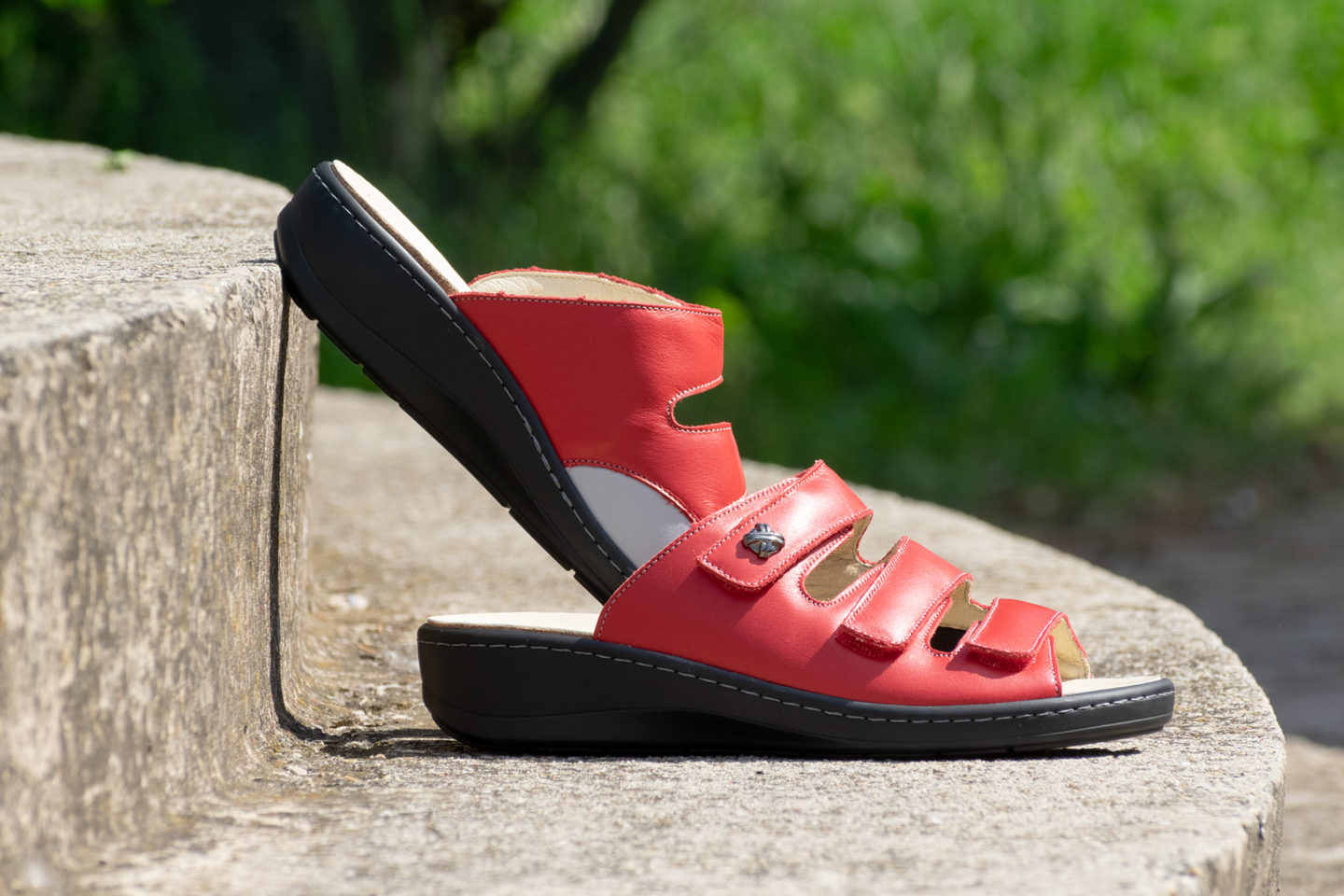 G&T Gerda Piros Extra női bőr papucs a lábujj deformitással rendelkezőknek
