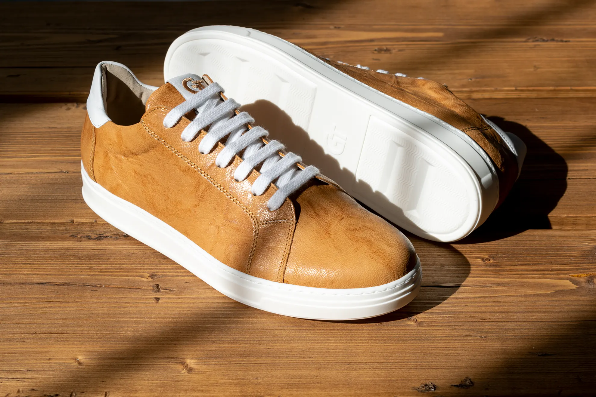 G&T Elit Patina Mogyoró - Fehér sneaker